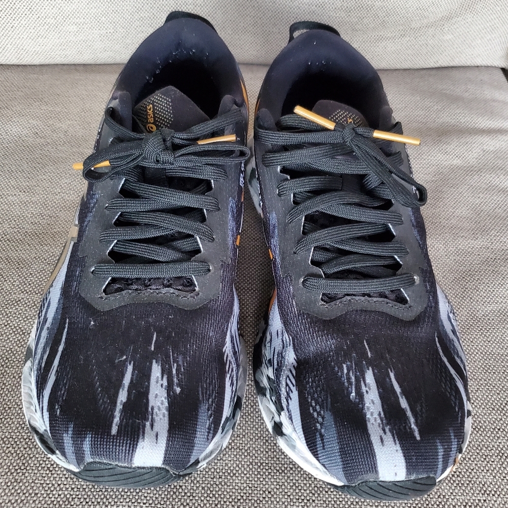 Running shoes